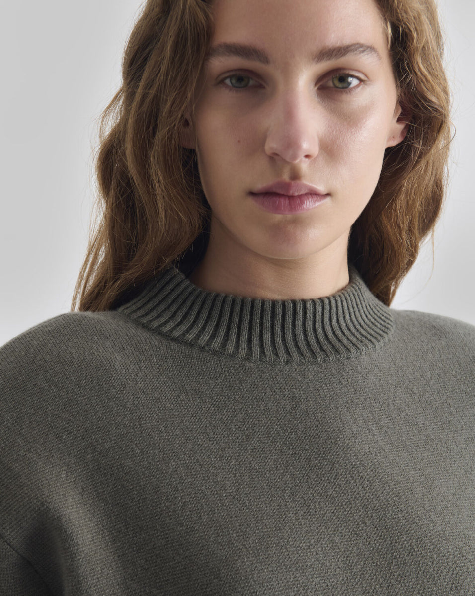 Lovelie Round Neck Shell Iro