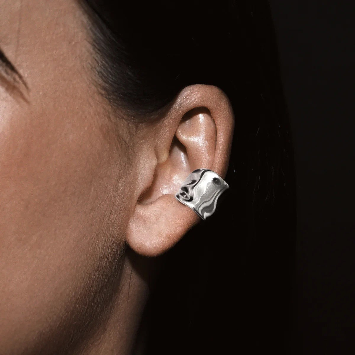 Molten Ara Earcuff Silver