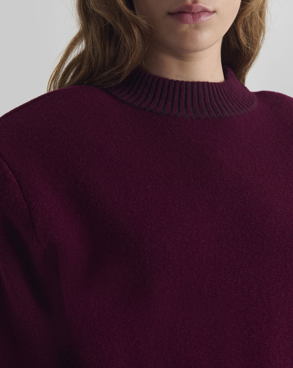 Lovelie Round Neck Plume Iro