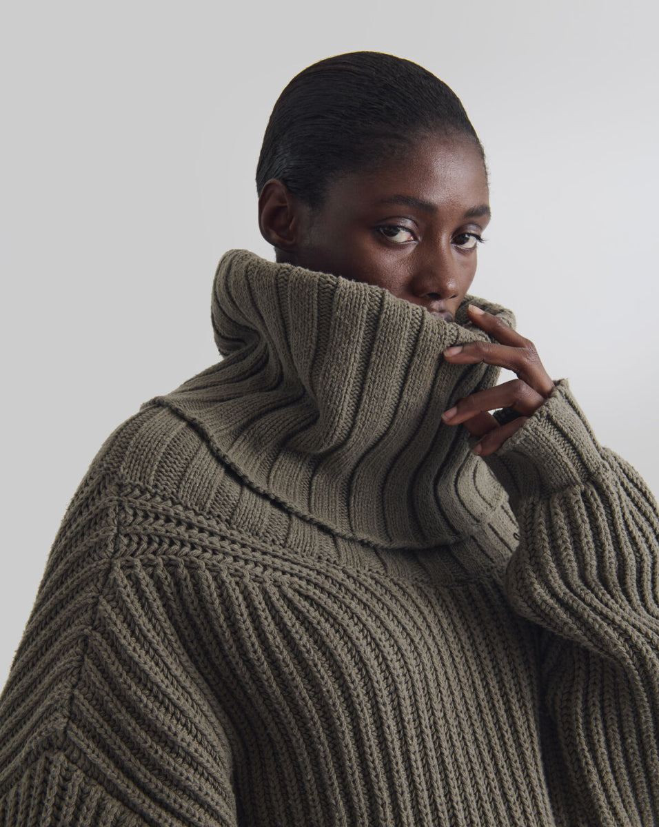 Hurricane High-Neck Knit
