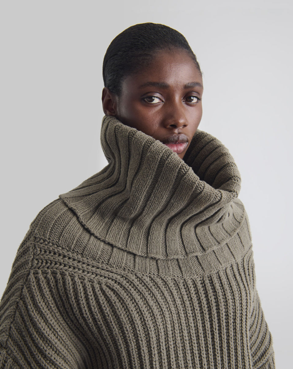 Hurricane High-Neck Knit